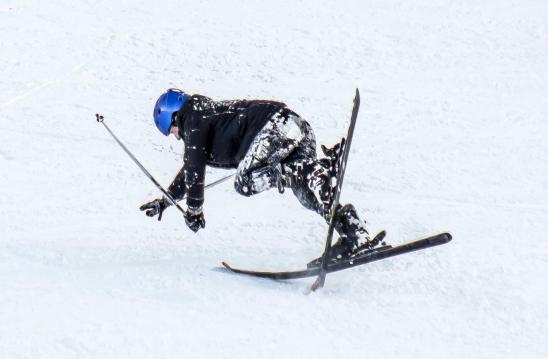  Winter sports can result in falls on an outstretched hand, called “FOOSH” injuries, which can cause wrist sprains or fractures. Photo: Shutterstock 
