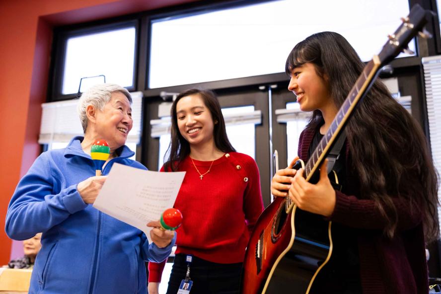 MD students perform Chinese folk music for local seniors