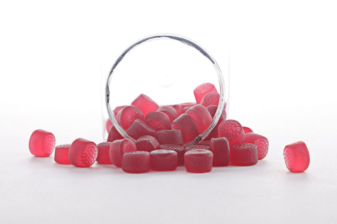 Red melatonin gummies 